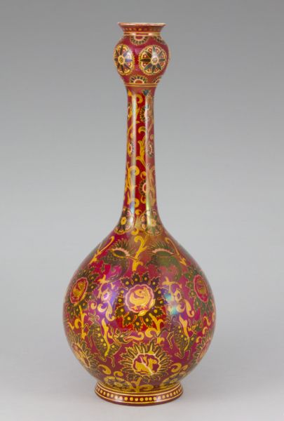 Díszváza - Ún. szaracén selyemszövetet imitáló dekorral, Zsolnay-gyár