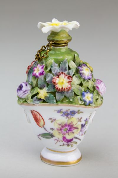 Illatszeres üveg - virágtartó alakú, 19. sz. második fele, Steinschönau (Kamenický Šenov)