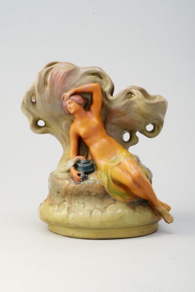 Váza - Szellempalackot tartó nőalakkal