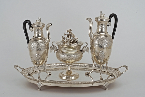 Pesti kávéskészlet a Szathmáry-király család címerével, 1823