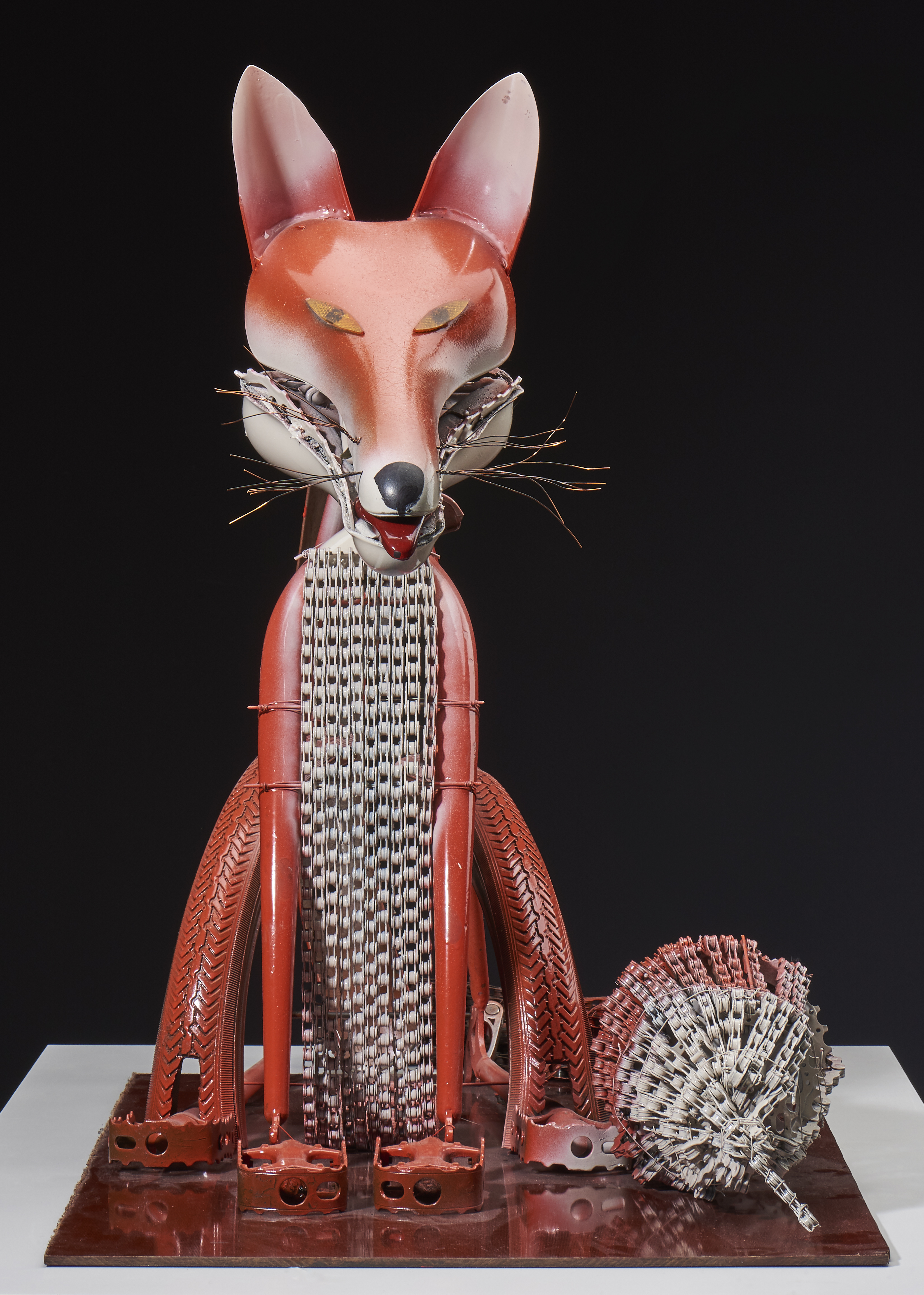 Búzási Gergő, Guba Immánuel, Juhász Bálint, Péter Dominik: Tűzróka, kerékpáralkatrészekből készített dísztárgy