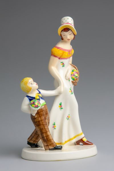 Kisplasztika - Hölgy kisfiúval, Herczeg (Weiss) Klára, Rosenthal AG. (Selb, Németország), 1936