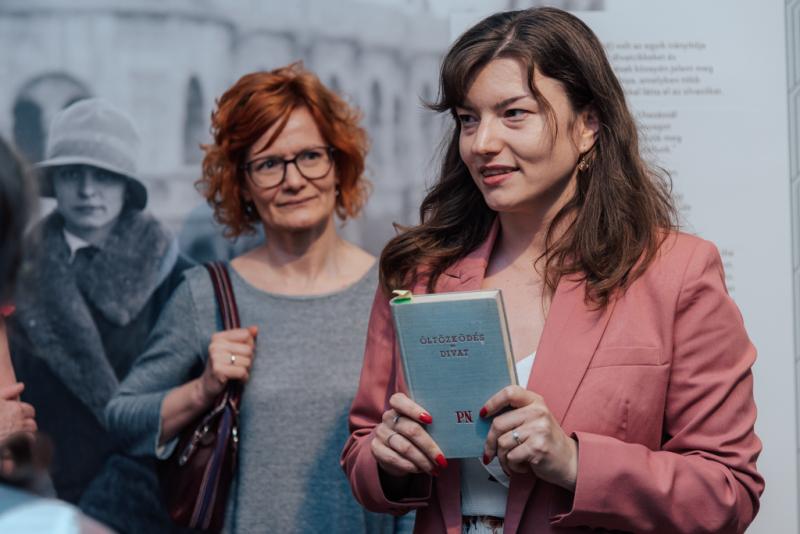 Csepregi Noémi kurátor